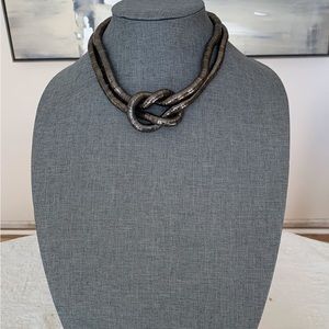 Express necklace